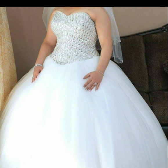 Wedding Dress 👰 vail included - Picture 1 of 3